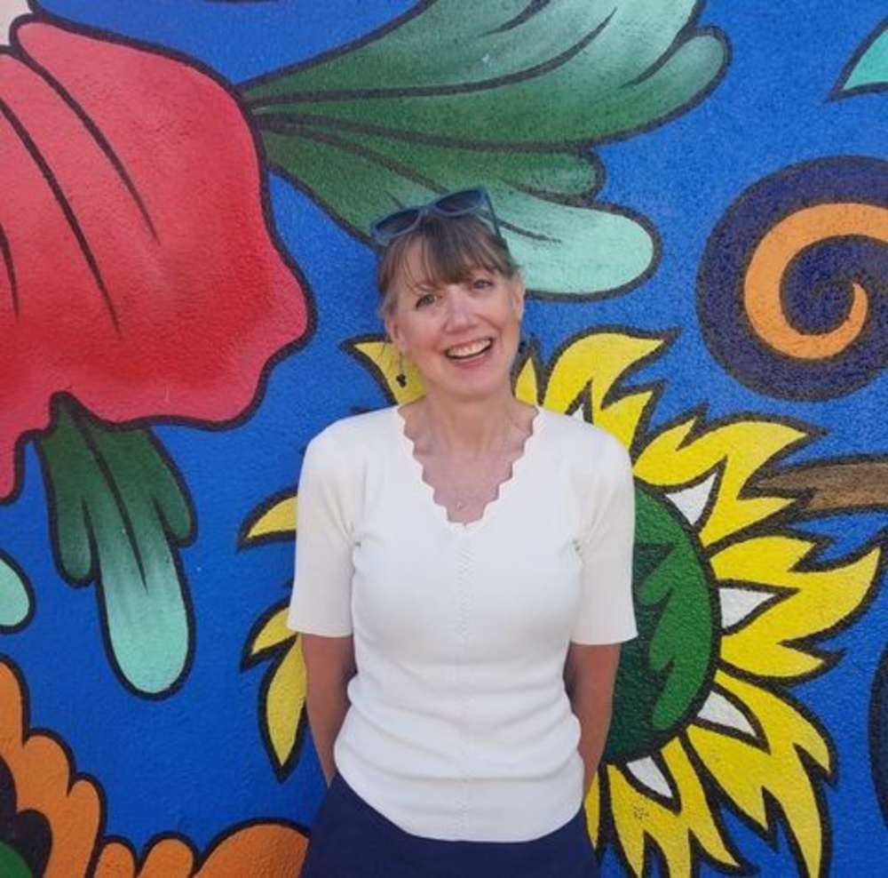 Meet your Posher, Elaine